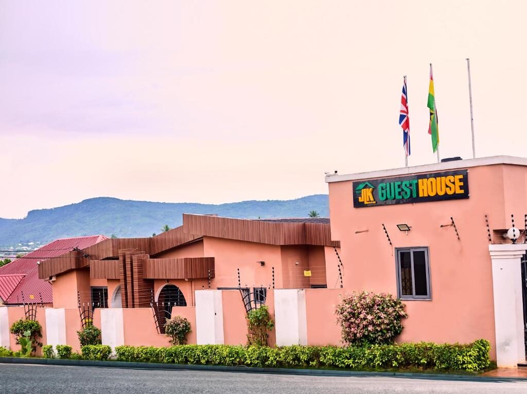 Escape to JLK Guest House & Events Centre in Koforidua, Ghana. Discover luxury rooms, fine dining, and Ghana's premier venue for weddings & retreats. Book your sublime retreat now!